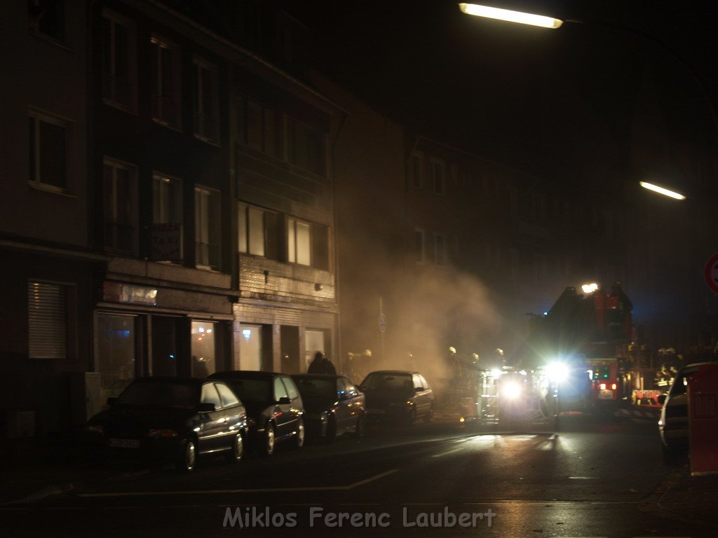 Brand mit Menschenrettung Koeln Vingst Homarstr 3     P024.JPG